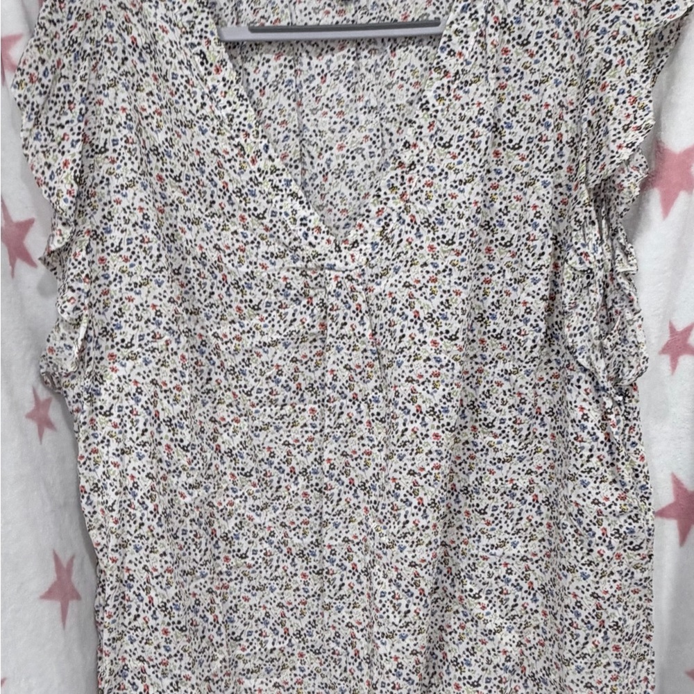 JONES NEW YORK - 2X Women's White Floral V-Neck Ruffle Sleeve Top